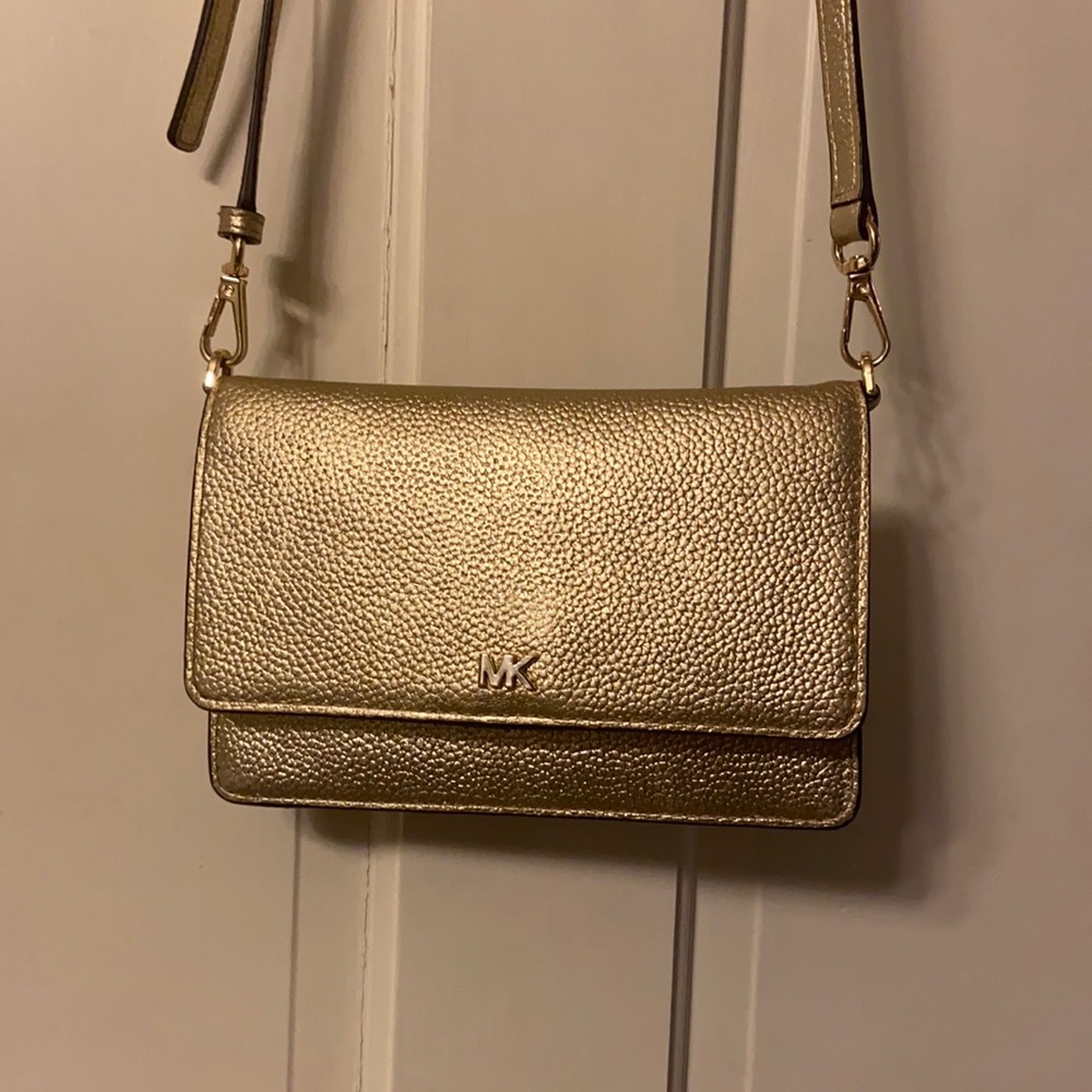 Michael Kors Crossbody Bag in Gold